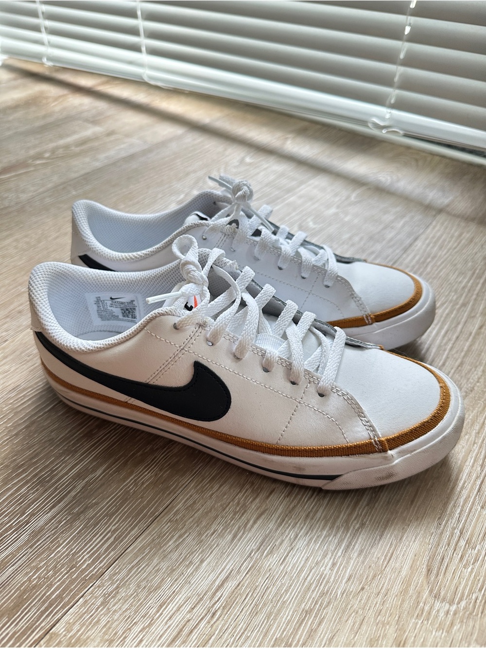 Nike Legacy Sneakers